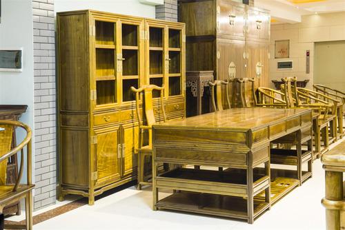 成都新中式禅意家具 成都古典中式实木家具厂 金丝楠木古凳中岛 大
